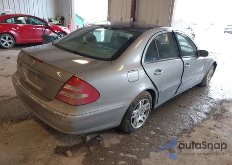 2003 Mercedes-Benz E 320 z USA, uszkodzony, nr VIN WDBUF65J43A218704